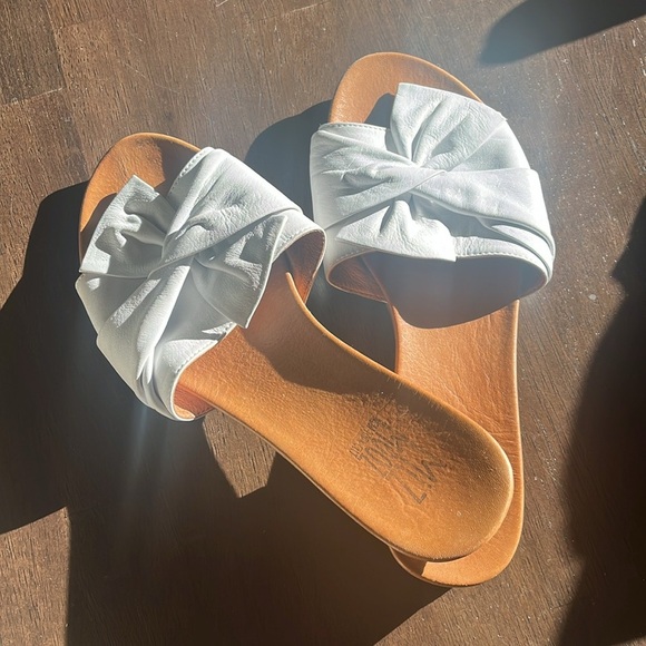 MIZ MOOZ NYC ANGELINA White Leather Sandals women EU 40 USA 9.5/10 Flat Slides - Picture 3 of 9
